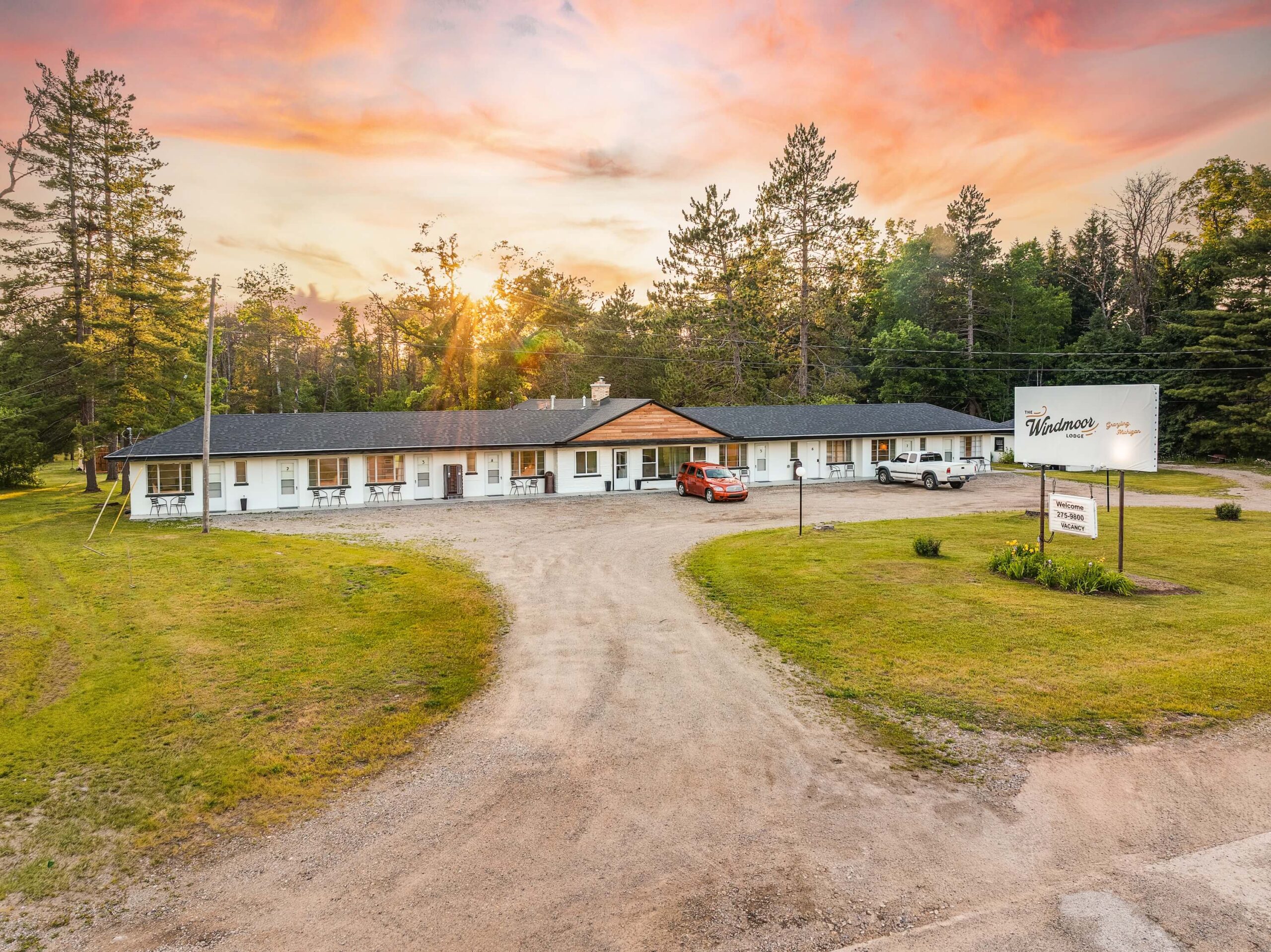 An aerial picture of The Windmoor Lodge at sunset.